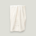 Cargar la imagen en la vista de la galería, Bath towel made of a delicate blend of bamboo fabric and cotton, for dogs with sensitive skin.