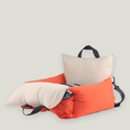 Cargar la imagen en la vista de la galería, orange car seat for pets. angle view.
