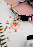 Cargar la imagen en la vista de la galería, Georgia O'Kitty Artist Cat Collar
