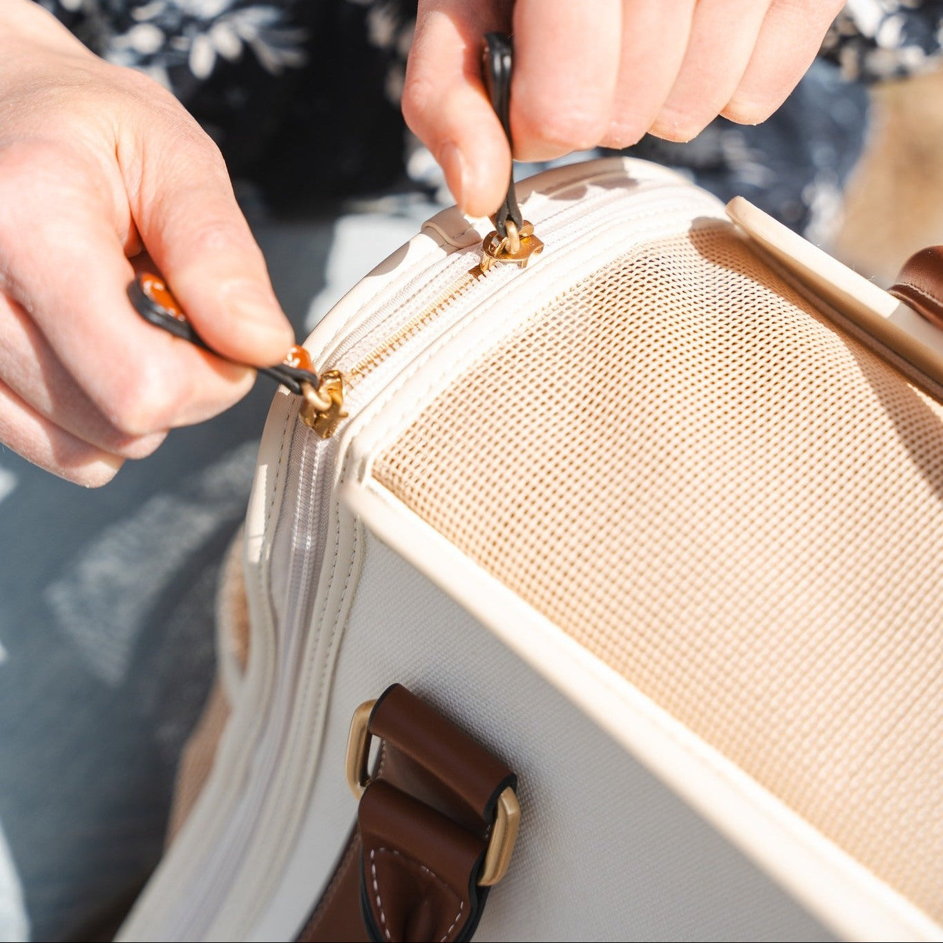 Fynn Pet Carrier view 16 – Nala's Pet Boutique