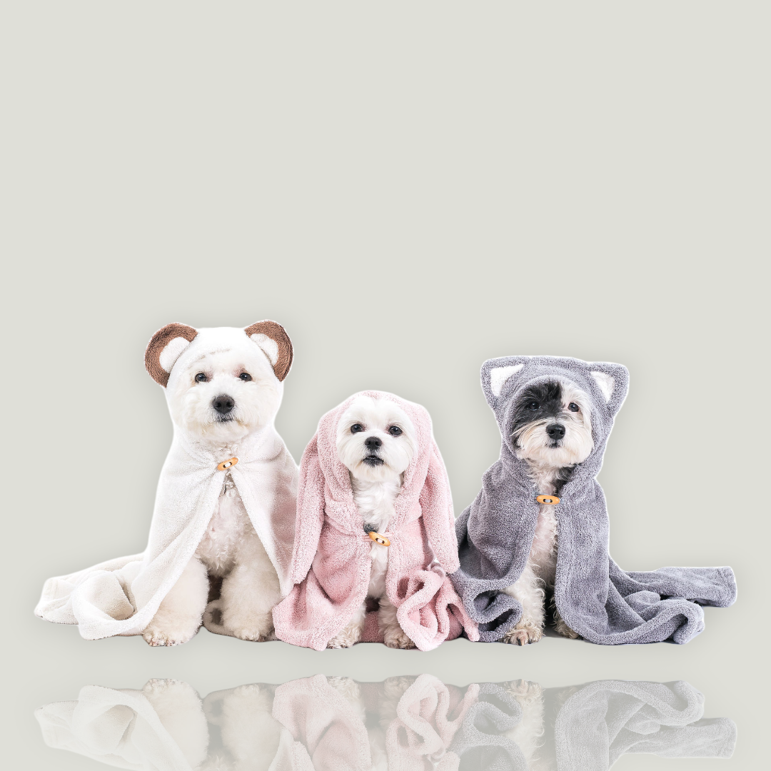 Multifunctional towel made of microfiber, can also be used as a cozy hoodie or a warm blanket for dogs and cats.