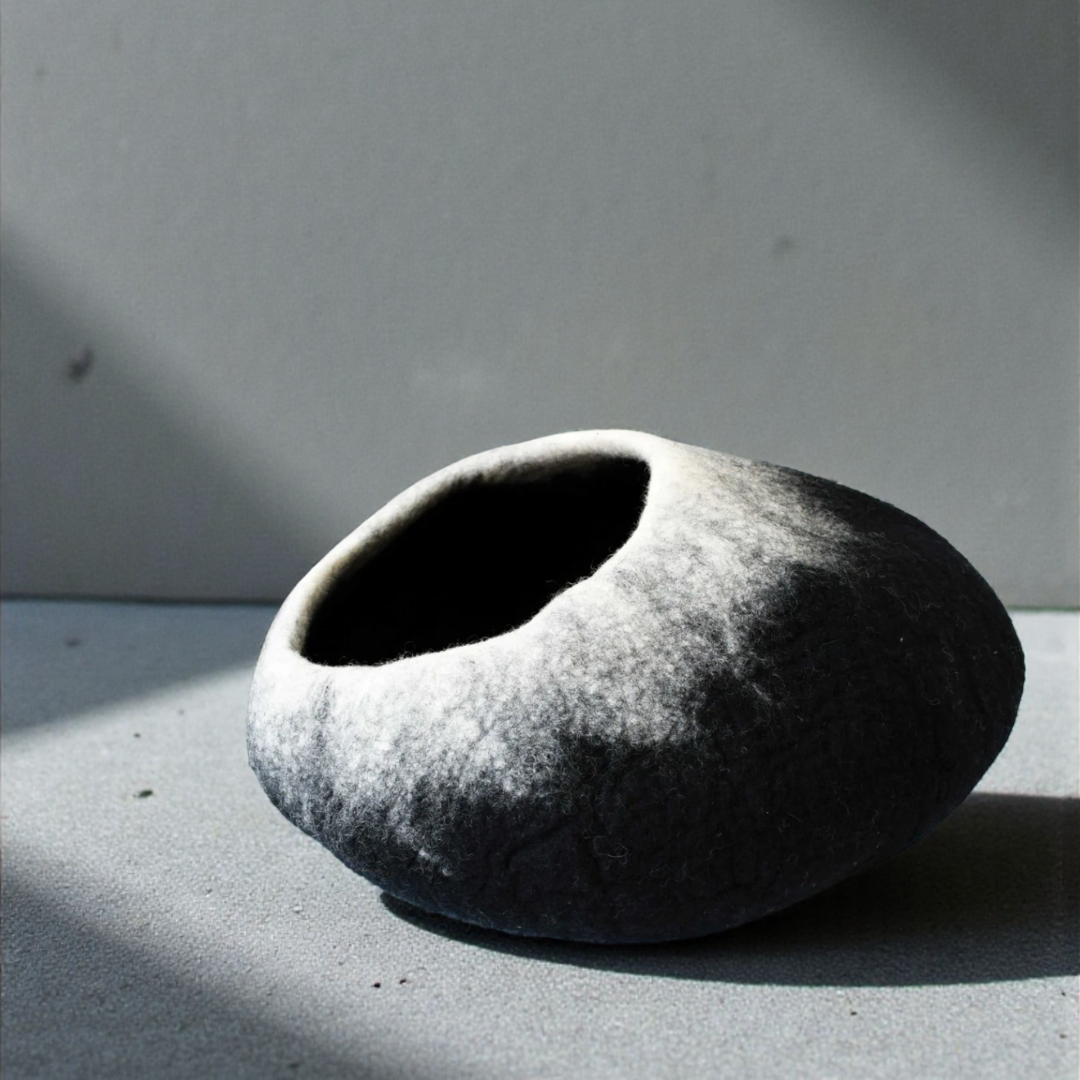 Black & White Ombre Cave back view – Nala's Pet Boutique