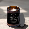 Cargar la imagen en la vista de la galería, Flaked Coconut & Blueberry – Pet Friendly Candle Made with 100% natural soy wax and a cotton wick, safe for pets and family. Shredded coconut and fresh blueberry scent naturally neutralizes odors. Clean burn, free from toxins, parabens, and phthalates.

