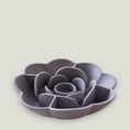 Cargar la imagen en la vista de la galería, Flower Slow Feeder in Grey – Nala's Pet Boutique
