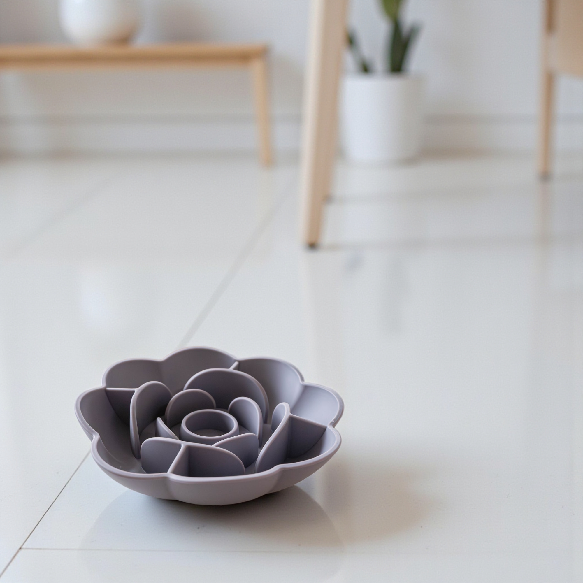Flower Slow Feeder product shot – Nala's Pet Boutique