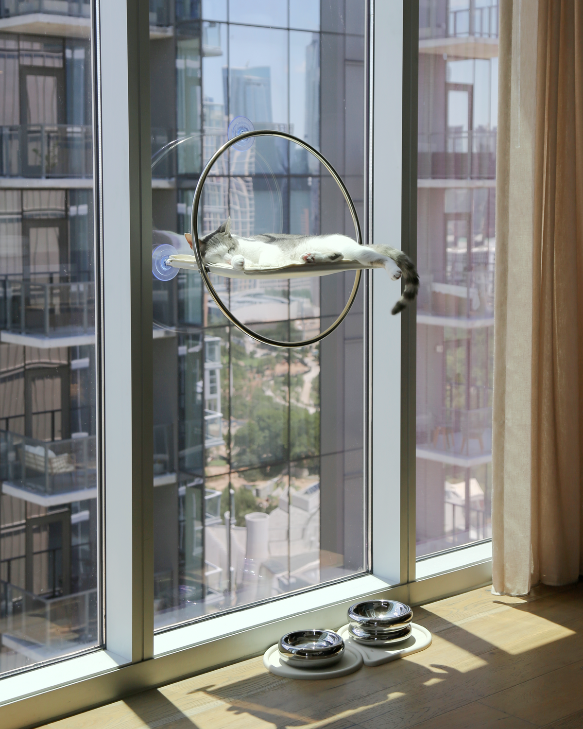 Orbit Window Hammock