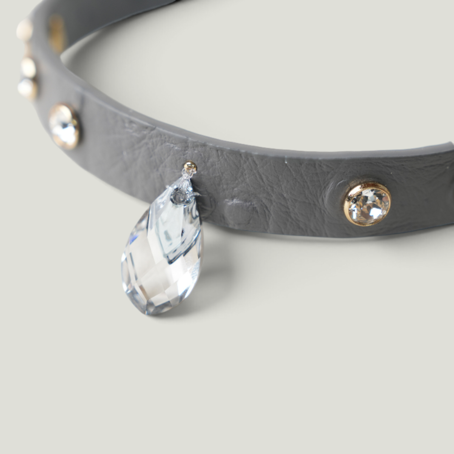 Macaron II-C Crystal Collar