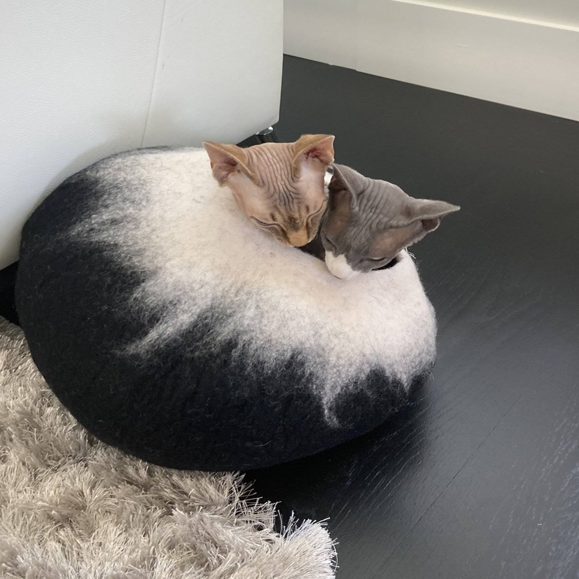 Black & White Ombre Cave product shot – Nala's Pet Boutique