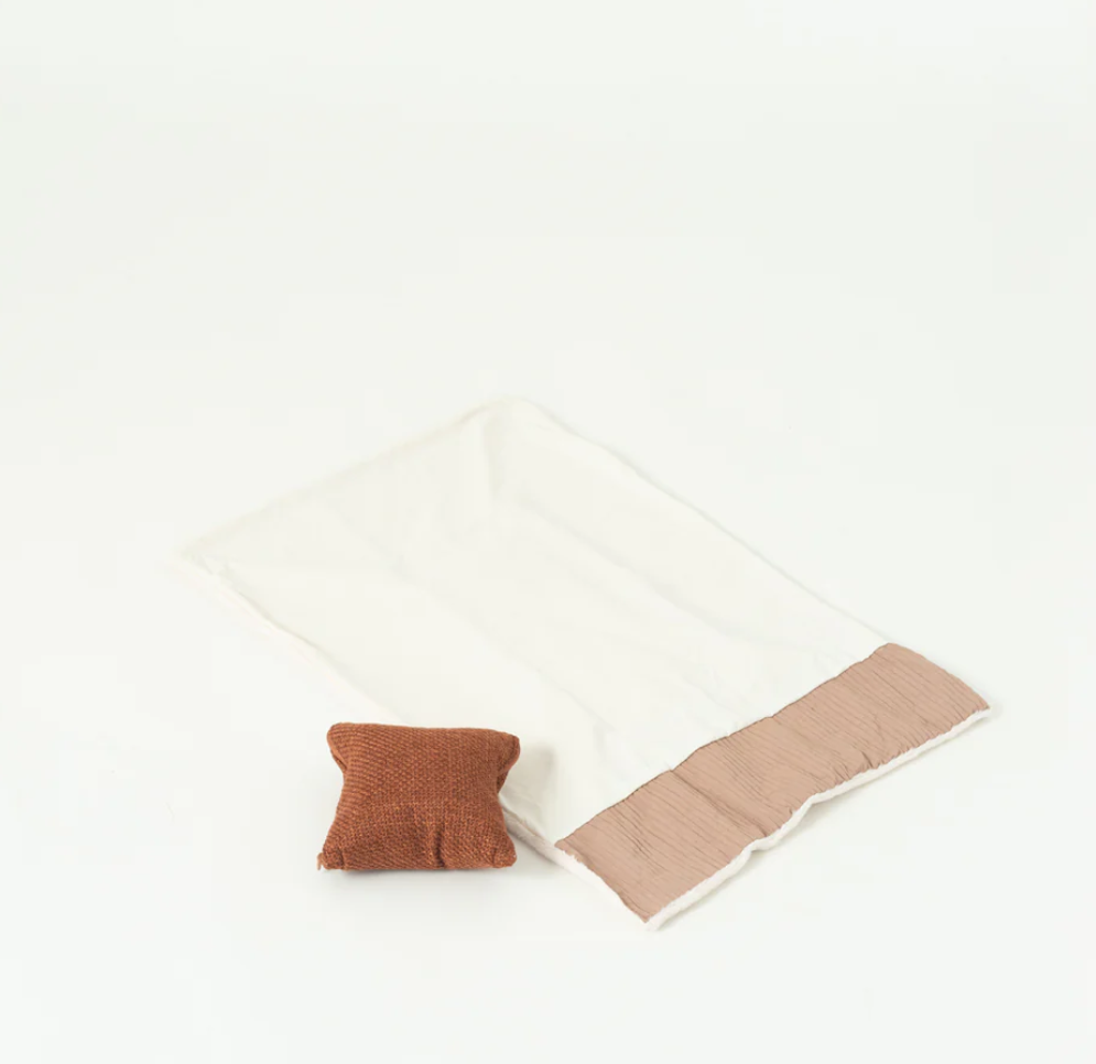 QUIN CUSHION BLANKET