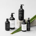 Cargar la imagen en la vista de la galería, Hydrating Shampoo, Conditioner and Cologne for pets with sensitive skin made with kiwi, aloe vera, coconut, ginseng, and manuka honey. Naturally effective, luxurious plant-based blend rich in vitamins, antioxidants and New Zealand botanicals.
