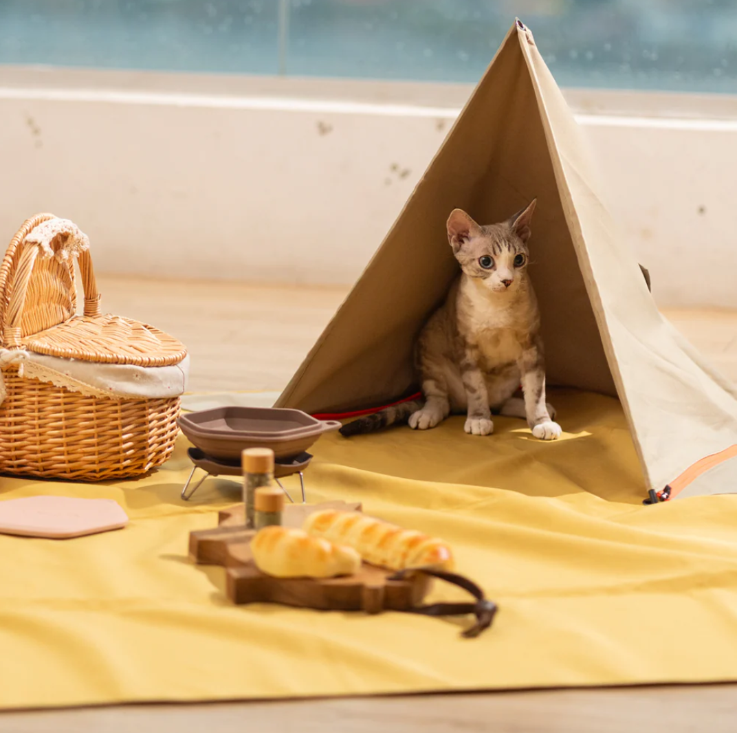 Outi Outdoor Picnic Mat close-up – Nala's Pet Boutique